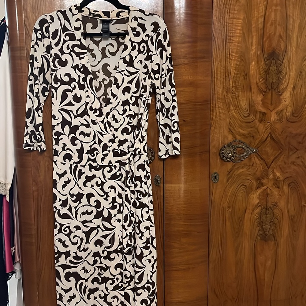 Bisou Bisou Long Sleeved Brown and Crème Wrap Dress Size 6